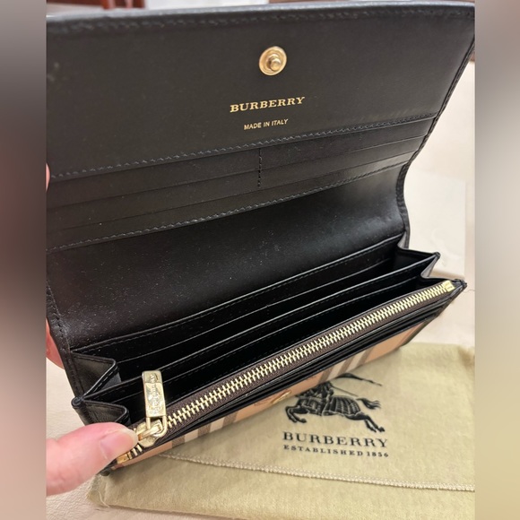 Burberry classic long wallet - Picture 5 of 6